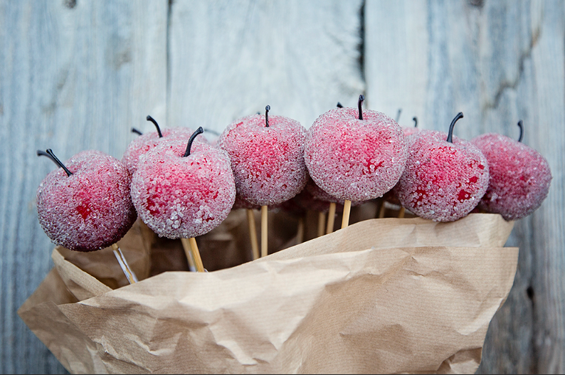 Christmas apples with snow, 6 pcs